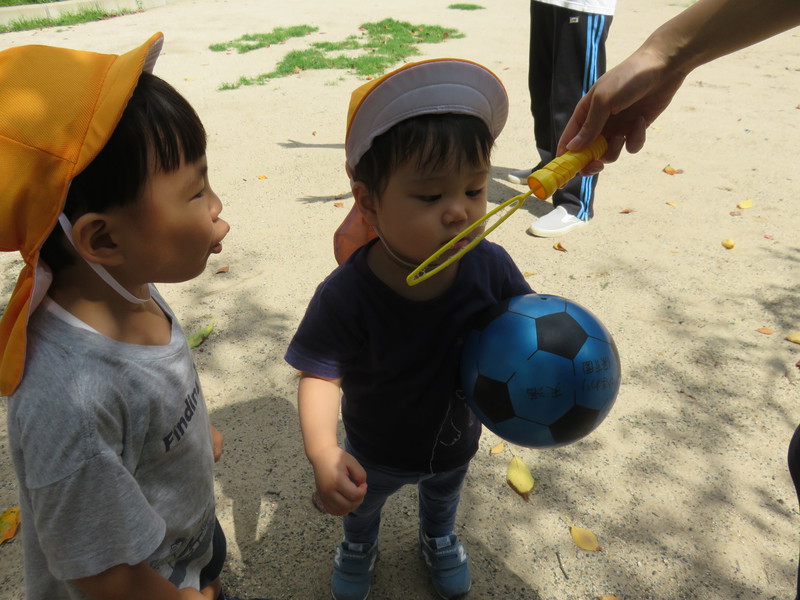 しゃぼん玉に挑戦!!