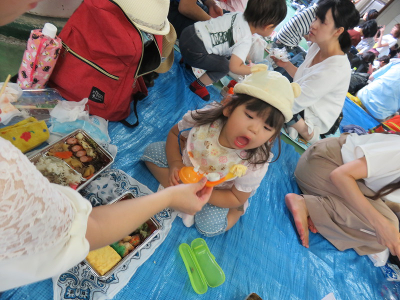 あーん♡お弁当美味しいね💛