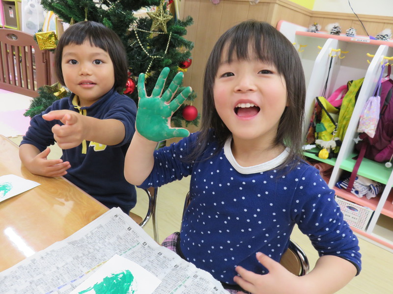 手が緑になっちゃった！