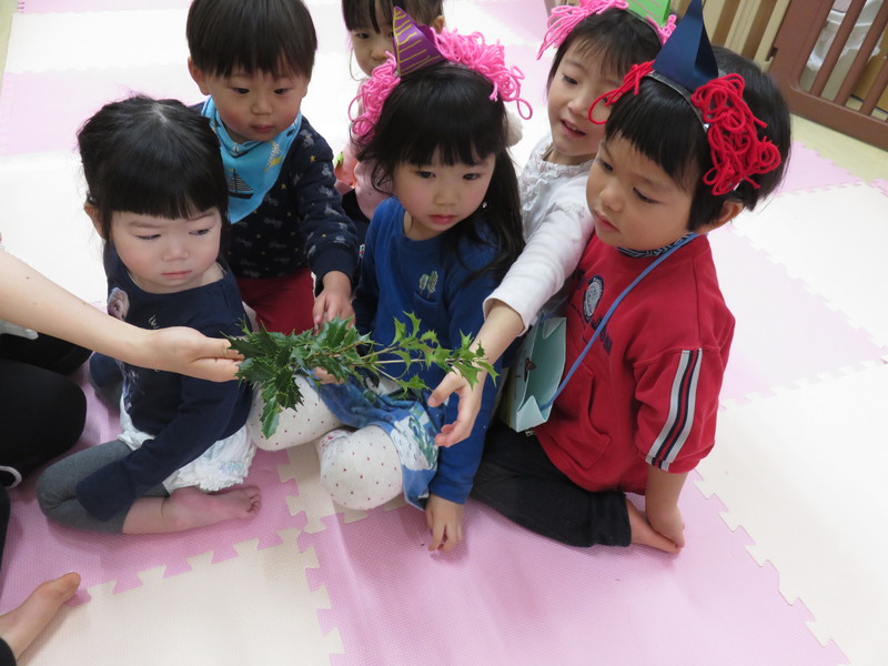 ヒイラギの葉っぱ、チクチクしたね🍂