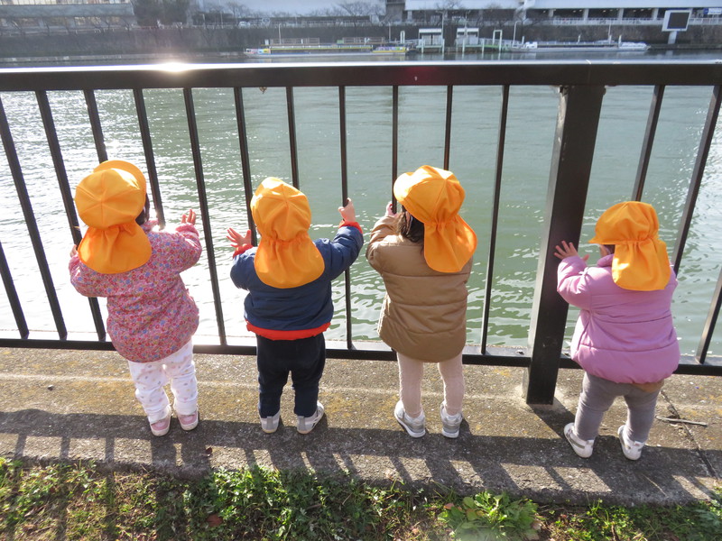 川沿い気持ちいいね♪