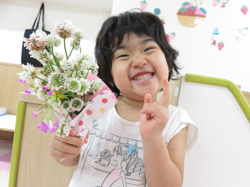 お散歩でお花見つけてきたの💛