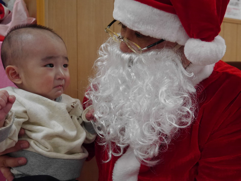 初めてのサンタさんにびっくり♡！
