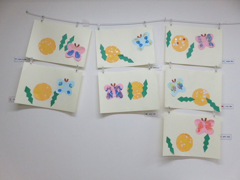 うさぎ・ぱんだ組４月壁面制作