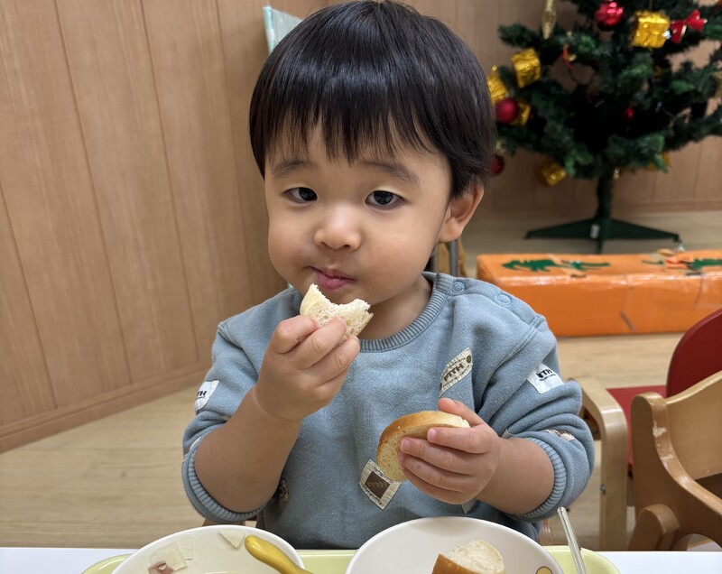 ご飯美味しいなぁ🍞✨